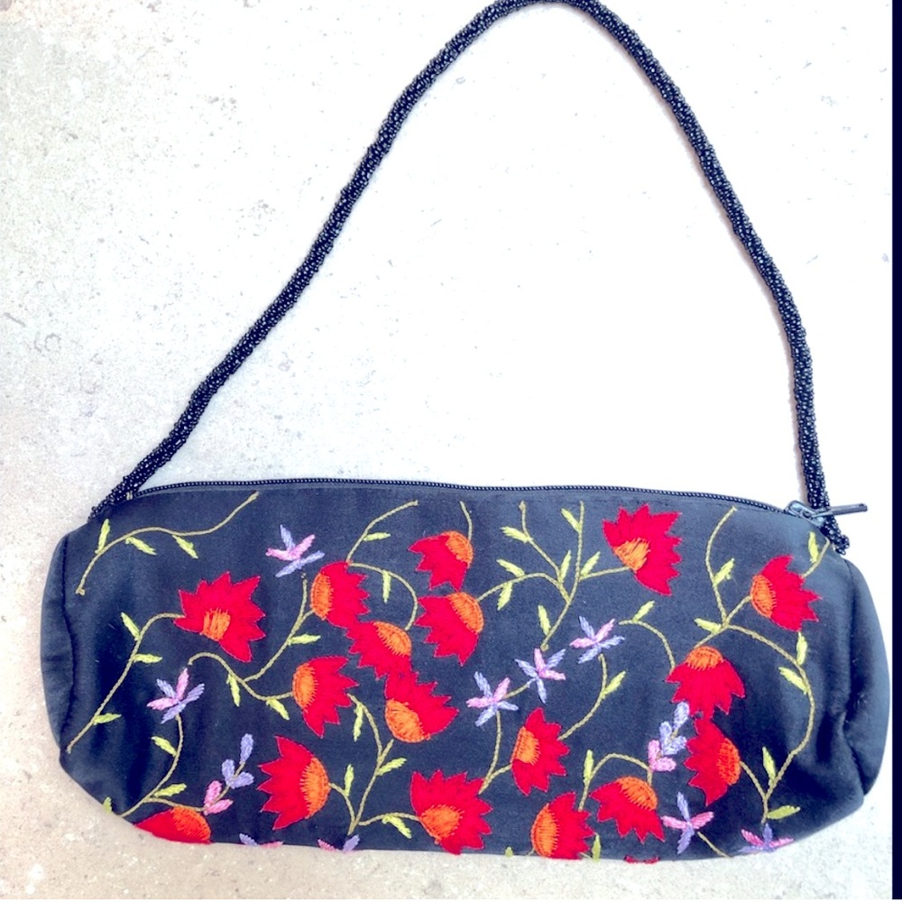 Moyna NWOT shoulder clutch purse black, red, lavender embroidered flowers cotton